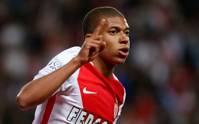 星空电竞-久保建英爆射破门直挂网窝