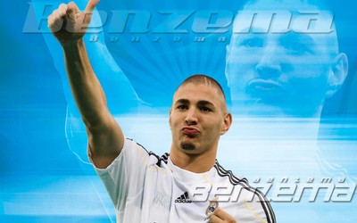 星空电竞热评-阿尔及利亚队团结拼搏