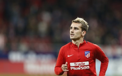 星空电竞独家-麦卡利斯特庆祝时模仿詹姆斯霸王步